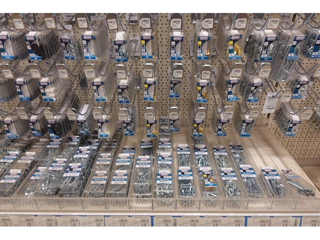 Volledigei nhoud rek ijzerwaren - afbeelding 25 van  27