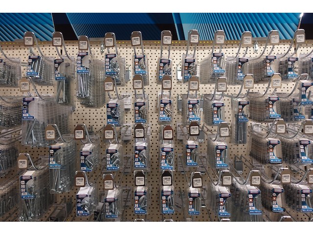 Volledigei nhoud rek ijzerwaren - afbeelding 26 van  27