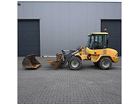 Volvo - 2002 - l30b - shovel - afbeelding 1 van  20