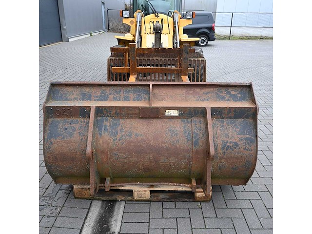 Volvo - 2002 - l30b - shovel - afbeelding 10 van  13