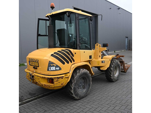 Volvo - 2002 - l30b - shovel - afbeelding 10 van  20