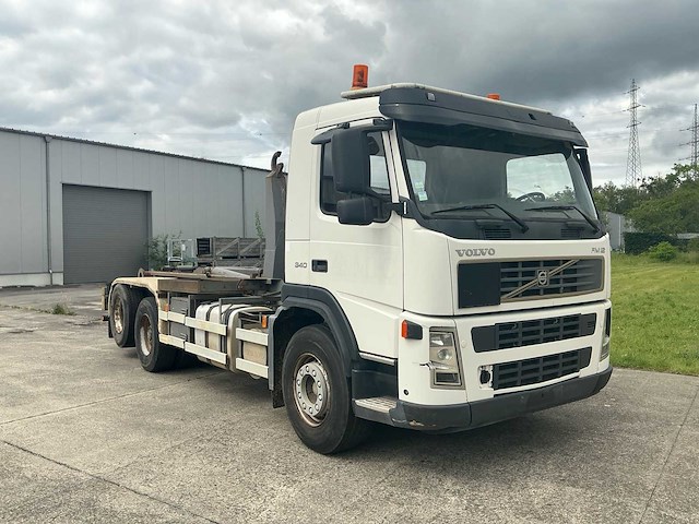 Volvo - 2004 - fm/fh 12 340 6x2r - vrachtwagen met containerhaak - containerwagen - conainersysteem - afbeelding 17 van  19