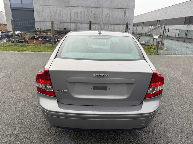 Volvo - 2005 - s40 - personenauto - afbeelding 2 van  23