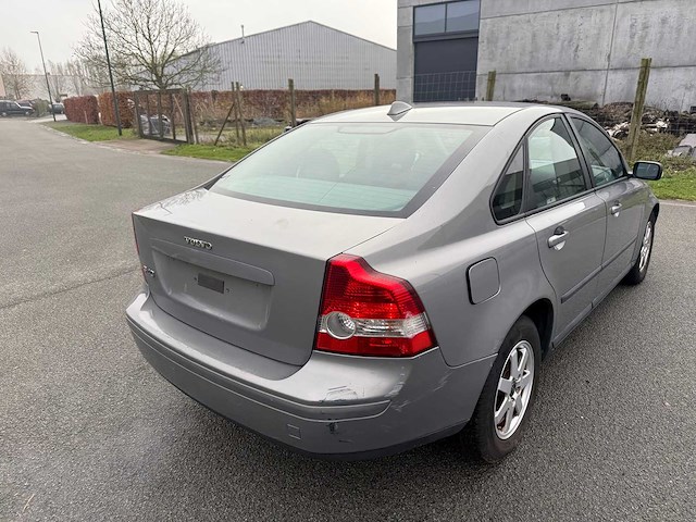 Volvo - 2005 - s40 - personenauto - afbeelding 2 van  17