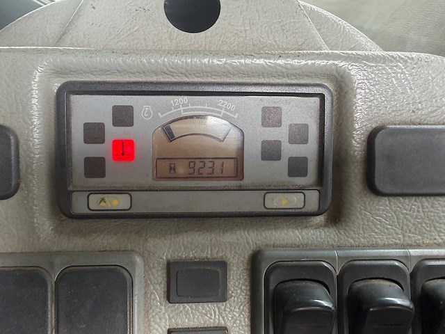 Volvo - 2009 - flm42 - straatveegmachine - afbeelding 6 van  17
