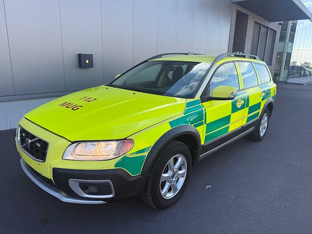 Volvo - 2009 - xc70 - 2.4d5 awd cross country - personenauto - afbeelding 1 van  32