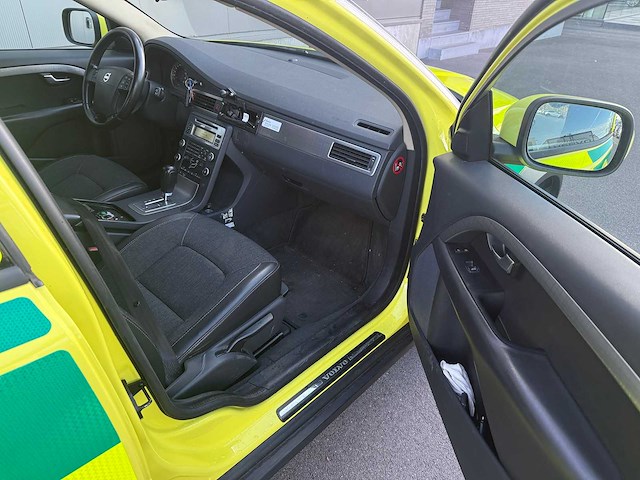 Volvo - 2009 - xc70 - 2.4d5 awd cross country - personenauto - afbeelding 13 van  32