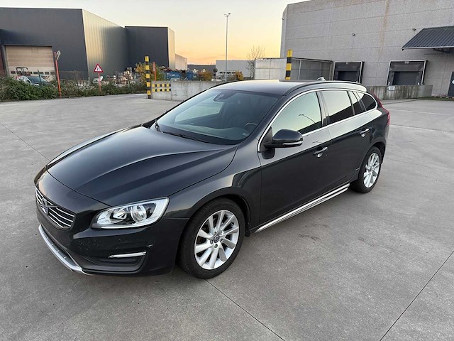 Volvo - 2014 - v60 - personenauto - afbeelding 1 van  30