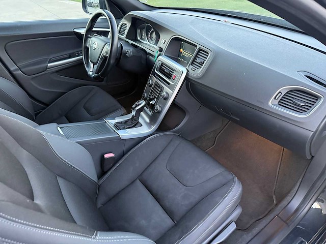 Volvo - 2014 - v60 - personenauto - afbeelding 15 van  30