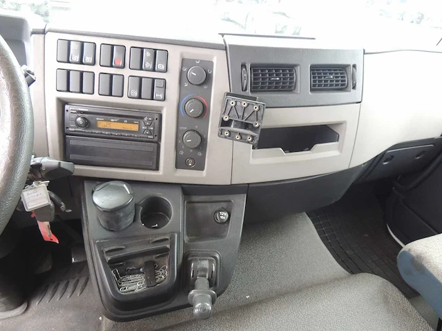 Volvo - 2015 - fl250 box - vrachtwagen - afbeelding 12 van  29