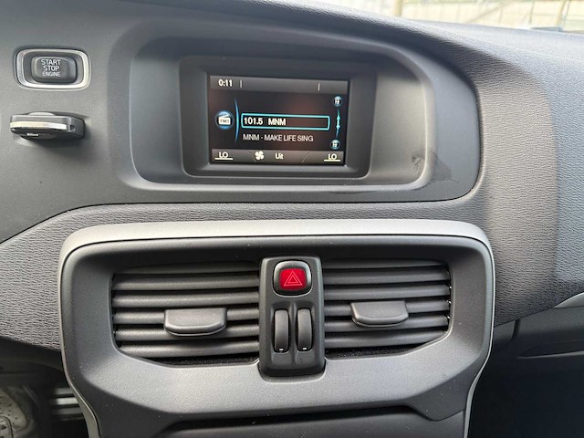 Volvo - 2016 - v40 - r disign - personenauto - afbeelding 16 van  24