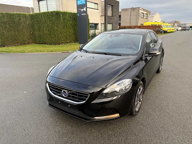 Volvo - 2016 - v40 - r disign - personenauto - afbeelding 12 van  24