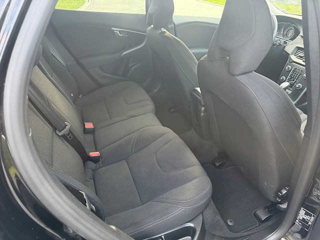 Volvo - 2016 - v40 - r disign - personenauto - afbeelding 7 van  24