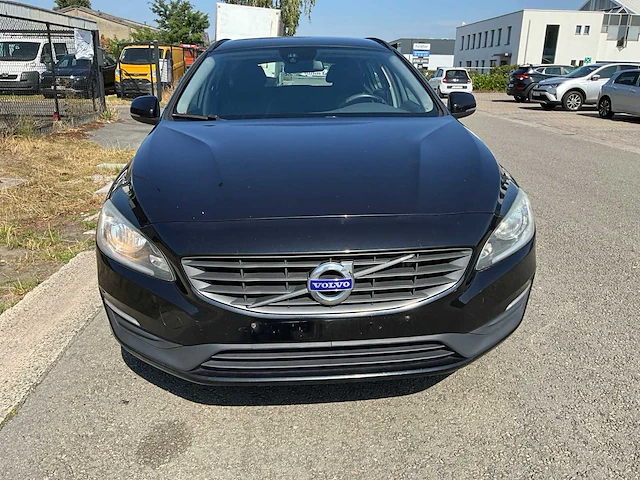 Volvo - 2016 - v60 - f - personenauto - afbeelding 31 van  32