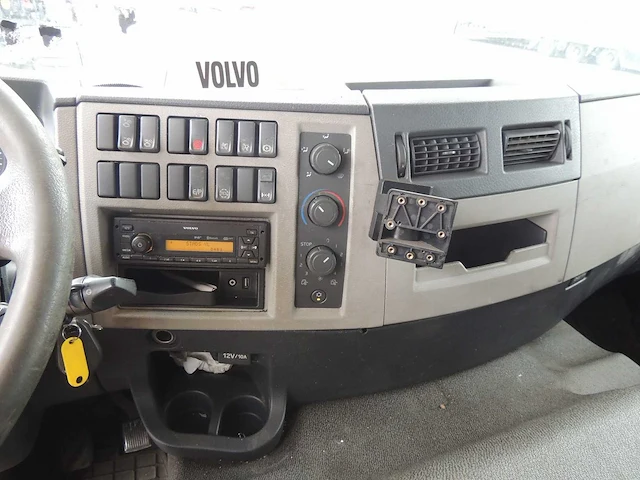 Volvo - 2017 - fe280 tautliner - vrachtwagen - afbeelding 11 van  30