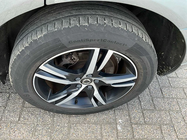 Volvo - 2018 - xc60 - u - personenauto - afbeelding 10 van  28