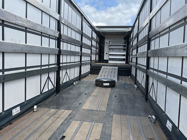 Volvo - 2023 - fh16 - vrachtwagen - afbeelding 38 van  47