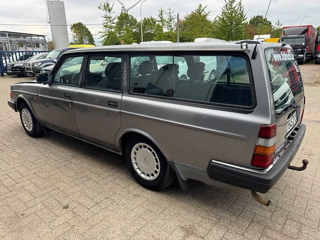 Volvo - 245 - youngtimer > 15 - afbeelding 2 van  18