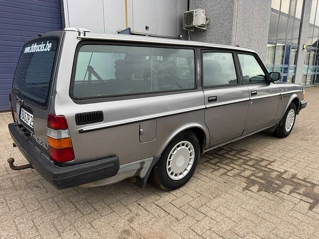 Volvo - 245 - youngtimer > 15 - afbeelding 12 van  18