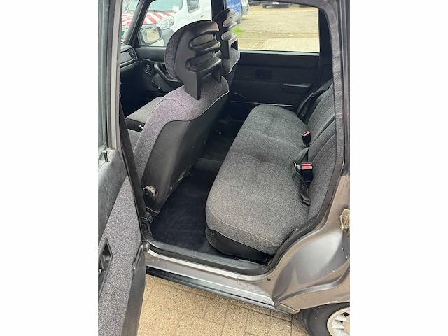 Volvo - 245 - youngtimer > 15 - afbeelding 10 van  17