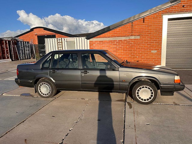 Volvo - 940 gl - oldtimer - afbeelding 27 van  32