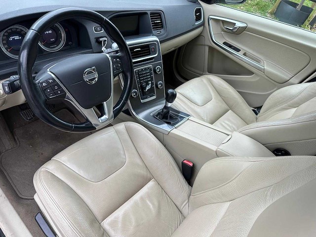 Volvo - d2 - v60 - bedrijfswagen - afbeelding 6 van  36
