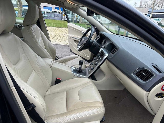Volvo - d2 - v60 - bedrijfswagen - afbeelding 9 van  36