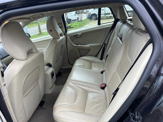Volvo - d2 - v60 - bedrijfswagen - afbeelding 10 van  36