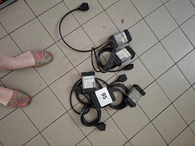 Volvo - dice diagnostic equipment (5x) - afbeelding 1 van  1