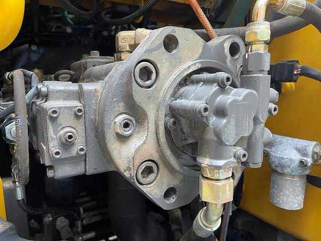 Volvo - ecr 235 dl - rupsen graafmachine - afbeelding 18 van  48