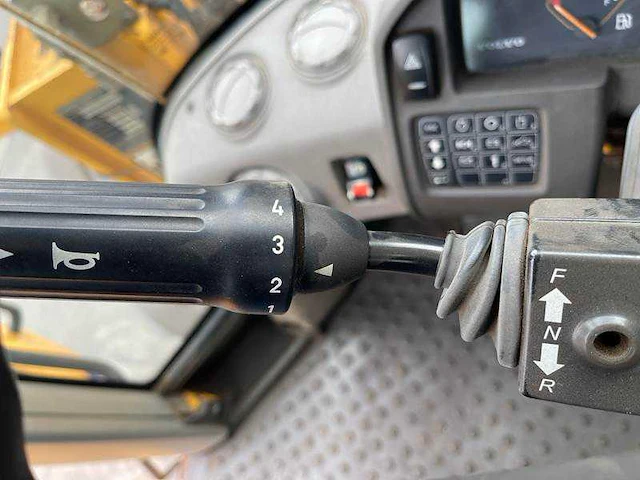 Volvo - l 120 g - wiellader - 2014 - afbeelding 30 van  46