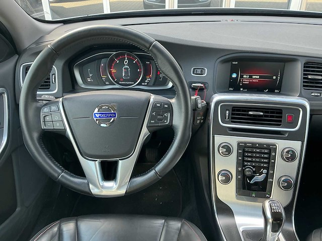 Volvo - v60 - ocean race - personenauto - afbeelding 7 van  34