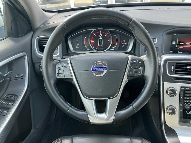 Volvo - v60 - ocean race - personenauto - afbeelding 8 van  34