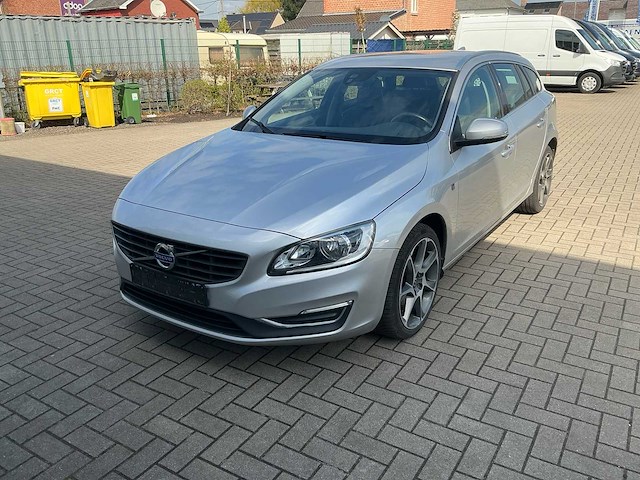 Volvo - v60 - ocean race - personenauto - afbeelding 1 van  34