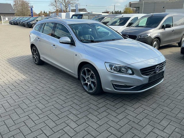 Volvo - v60 - ocean race - personenauto - afbeelding 32 van  34