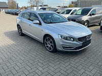 Volvo - v60 - ocean race - personenauto - afbeelding 32 van  34