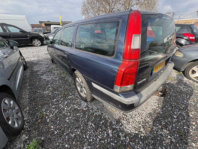 Volvo - v70 - 2.4 comfort line - car - 2001 - afbeelding 8 van  13