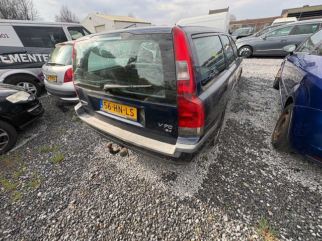Volvo - v70 - 2.4 comfort line - car - 2001 - afbeelding 10 van  13