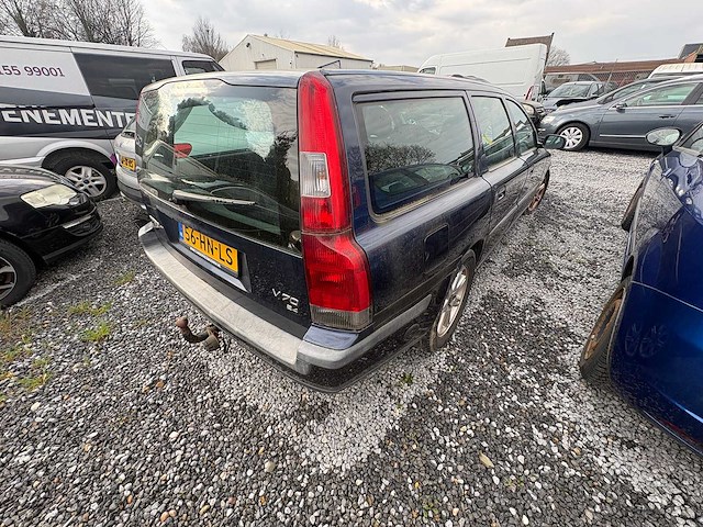 Volvo - v70 - 2.4 comfort line - car - 2001 - afbeelding 3 van  13
