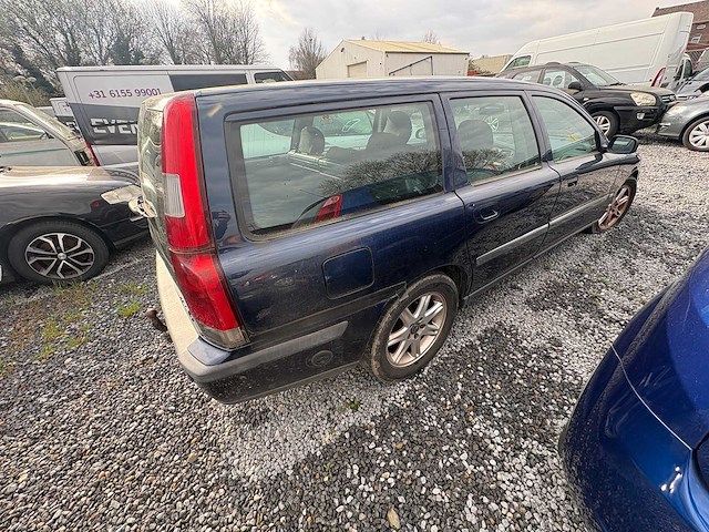 Volvo - v70 - 2.4 comfort line - car - 2001 - afbeelding 6 van  6