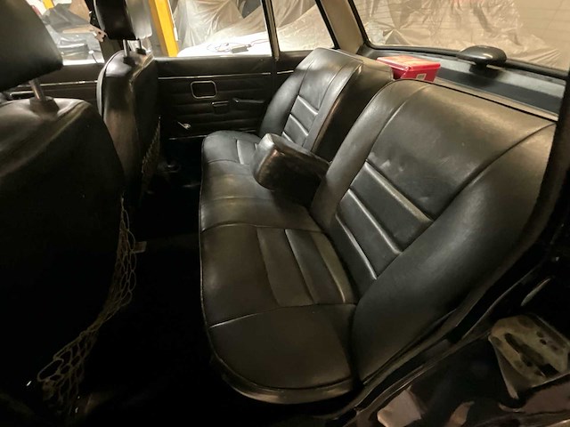 Volvo 164 oldtimer - afbeelding 2 van  15