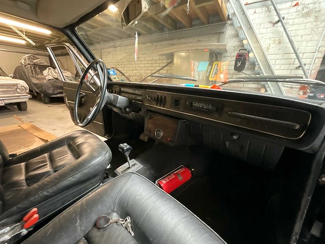 Volvo 164 oldtimer - afbeelding 4 van  15