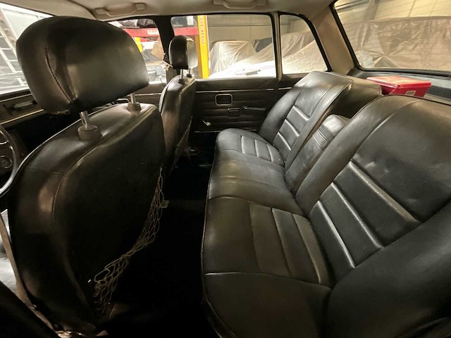 Volvo 164 oldtimer - afbeelding 3 van  63