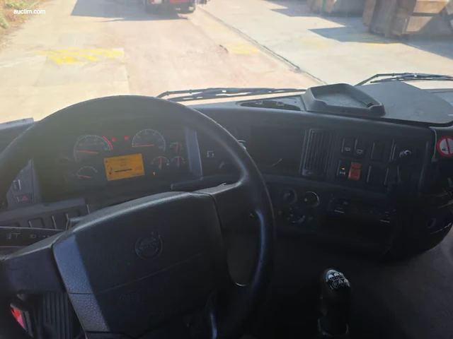 Volvo 400 - afbeelding 4 van  34