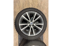 Volvo bridgestone - sneeuwbanden - autoband - afbeelding 2 van  5