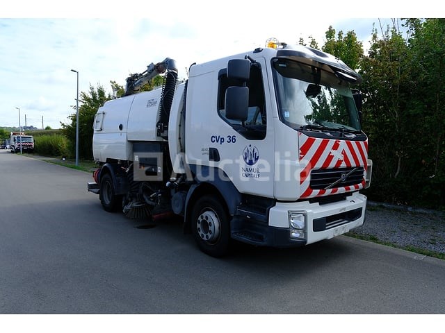 Volvo brush truck (2009-84,265 km)(vin: yv2tbm0a89b546382) - afbeelding 2 van  68