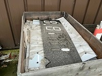 Volvo diverse houten toonzaalmeubels (2x) - afbeelding 4 van  9