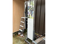 Volvo diverse houten toonzaalmeubels (2x) - afbeelding 6 van  9