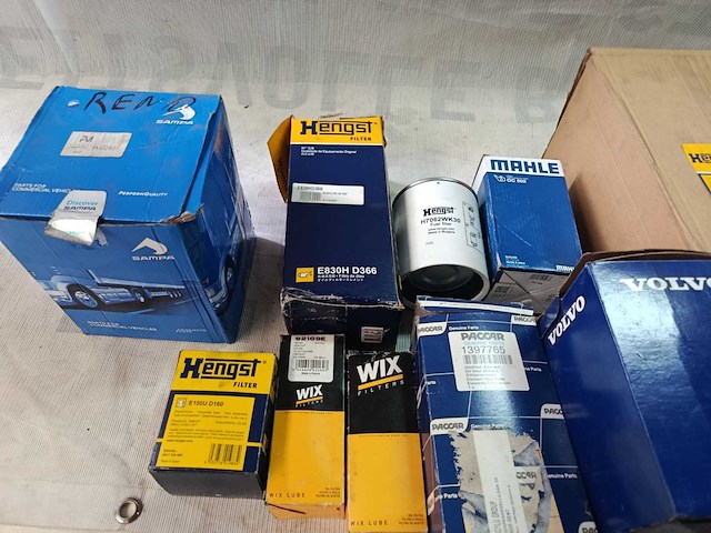 Volvo en renault filters (13x) - afbeelding 1 van  3