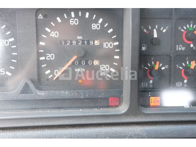Volvo fh12 18t trekker (1994-551,120 km) - afbeelding 34 van  60